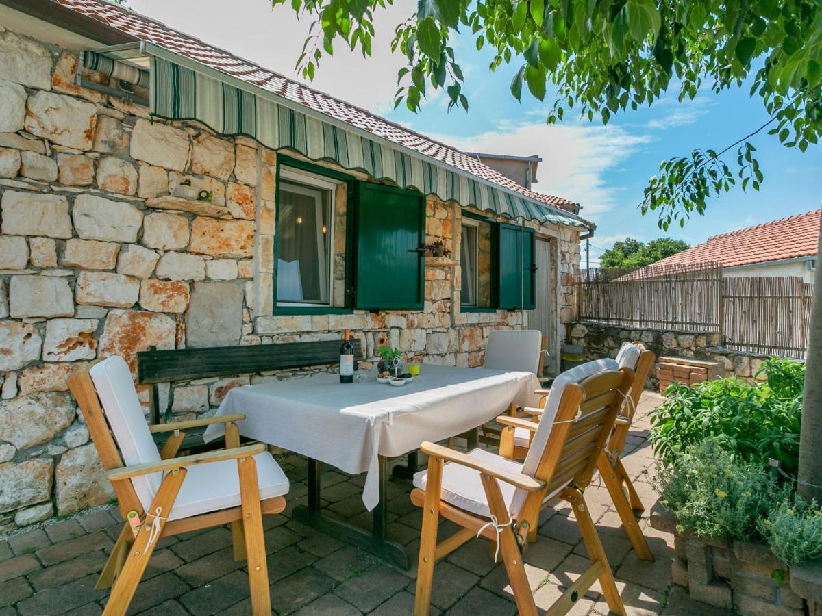 Chic Holiday Home In Marina With Private Swimming Pool Екстер'єр фото