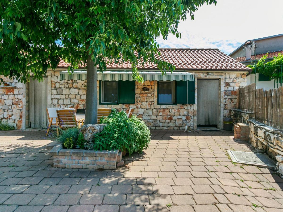 Chic Holiday Home In Marina With Private Swimming Pool Екстер'єр фото